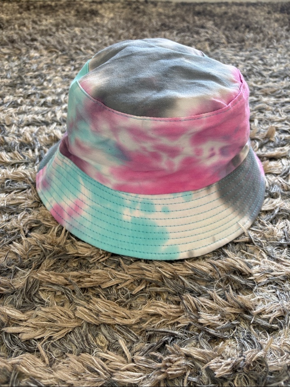 Reversible Bucket Hat in Pastel Tie-Dye & Black One Size New